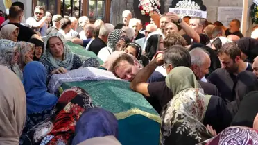 Kızılırmak'a uçan araçta can veren anne ve oğlu son yolculuklarına uğurlandı