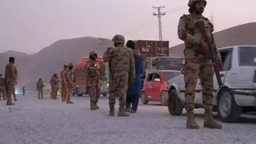 Pakistan'da askeri konvoya pusu: 12 asker ve 13 terörist öldü