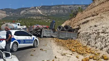 Mersin'de Otobüs-Kamyon Çarpıştı: 3 Ölü, 7 Yaralı