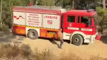 Edremit'te Tur Minibüsü Şarampole Devrildi