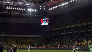 Fenerbahçe Taraftarları A Milli Basketbol Finalini İzledi