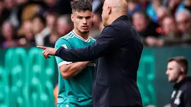 Liverpool'da Arne Slot, kendisini yere atarak sarı kart gören oyuncusuna cezayı kesti