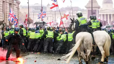 Londra'da Göçmen Karşıtı Protesto