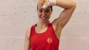 Milli Boksör Büşra Işıldar, Dünya Şampiyonası'nda gümüş madalya kazandı