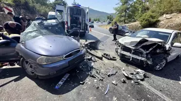 Antalya'da Trafik Kazası: 8 Kişi Yaralandı