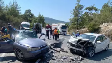 Antalya'da Trafik Kazası: 8 Yaralı