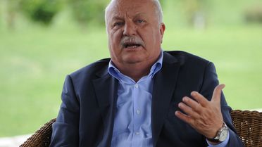 Trabzonspor'un eski başkanı Sadri Şener'den sert tepki: Tarlada patates toplasın