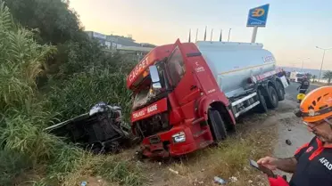 Aydın'da Akaryakıt Tankeri ile Minibüs Çarpıştı: 4 Yaralı