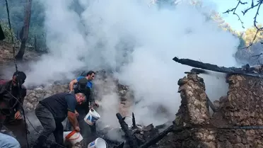 Artvin Yusufeli'nde Yangın: Ev, Ahır ve Samanlık Kullanılamaz Hale Geldi