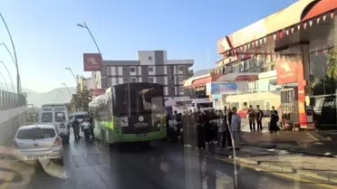Denizli'de Halk Otobüsü Arıza Yaptı, Trafik Alt Üst Oldu