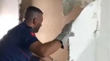 Osmaniye'de Yavru Kedi İtfaiye Ekipleri Tarafından Kurtarıldı