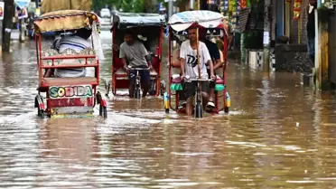 Assam'da Muson Yağmurları Sel Getirdi