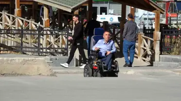 Bayburt'ta Engelliye Motosiklet Çarptı