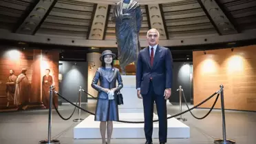 Japon Prensesi Akiko Mikasa'nın Türk Bayrağı