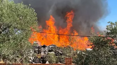 Yunusemre'de Palet Fabrikasında Yangın