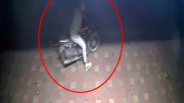 Hırsız Motosikleti Saniyeler İçinde Çaldı