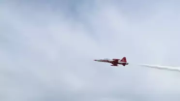 Türk Yıldızları'ndan Gökyüzünde Nefes Kesen Gösteri