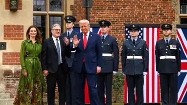 Trump ve Starmer'dan Önemli Görüşme