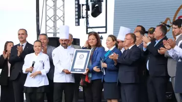 Afyon'da Dünyanın En Büyük Sucuklu Yumurta Rekoru!