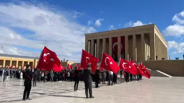 Ankara Valisi Vasip Şahin ve Gaziler Anıtkabir'i Ziyaret Etti
