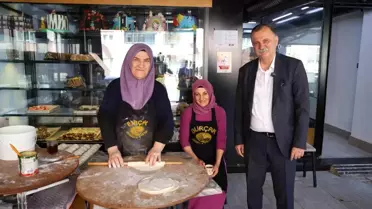 Başkan Balaban İzmir Caddesi'nde Esnafla Bir Araya Geldi