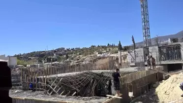Hatay'da İnşaatta Tabla Çöktü, İki İşçi Yaralandı