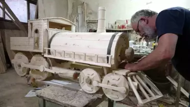 Emekli Ali Akın, Ahşap Sanatıyla Hayallerini Gerçekleştiriyor