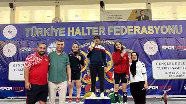 Düzce Halterde Başarıya Doymuyor