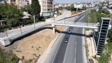 Gebze Eskihisar Feribot Yolu'ndaki Yaya Üst Geçidi Asansörü Bakımda