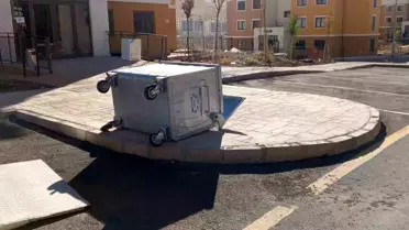 Gölbaşı'nda Şiddetli Rüzgar Maddi Hasara Yol Açtı
