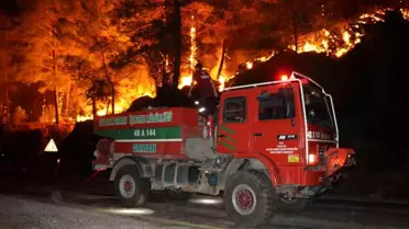 Köyceğiz'de Yangın Söndürme Çalışmaları Devam Ediyor