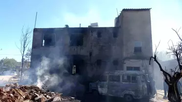 Antalya'da Kargılık Alanında Büyük Yangın