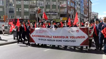 Sivas'ta Gaziler kol kola yürüdü