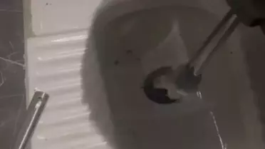 Uyuşturucu Şüphelisi Tuvalette Yakalandı