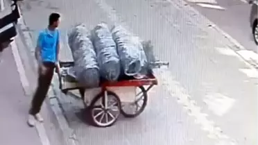 Esenyurt'ta Hırsızlık: El Arabasıyla Çaldı