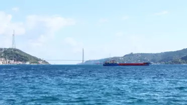 Beşiktaş'ta Kaza: Yolcu Motoru ve Geminin Çarpışması