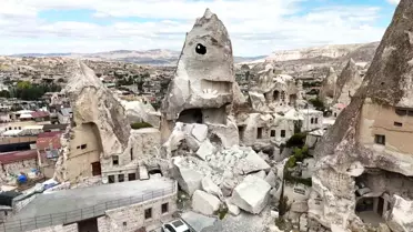 Kapadokya'da milyonlarca yıllık peribacası yıkıldı
