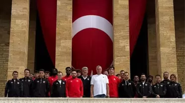 Karşıyaka'dan Anıtkabir Ziyareti