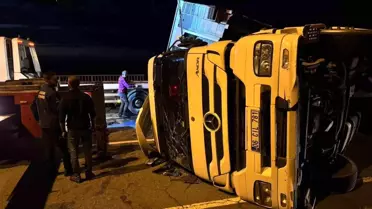 Rize'deki Tır Kazası Trafiği Kapatır
