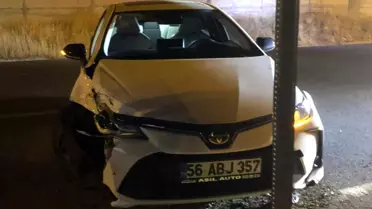 Siirt'te Otomobil Elektrik Direğine Çarptı