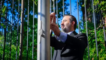 Suriye Bayrağı Washington'da Dalgalanıyor