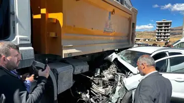 Tatvan'da Trafik Kazası: 3 Yaralı