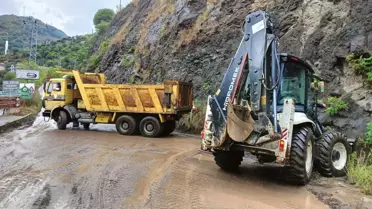 Trabzon'da Şiddetli Yağış Toprak Kaymalarına Neden Oldu
