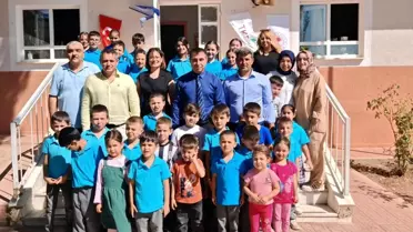 Öğrenciler Yeşil Vatan İçin Fidan Dikti