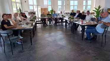 46 Yıl Sonra Sınıf Arkadaşları Bir Araya Geldi
