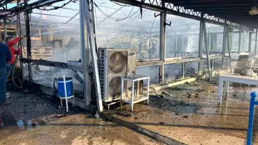 Kiraz'da yangın çıkan sosyal tesis kullanılamaz hale geldi