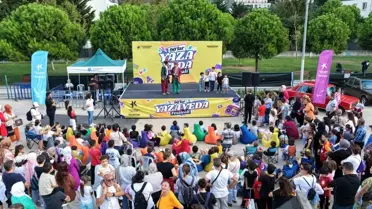 90'lar Yaza Veda Festivali, Küçükçekmece'de Coşkuyla Kutlandı