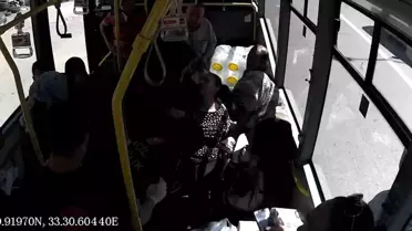Halk Otobüsünde Fenalaşan Kadına Şoförden Hızlı Müdahale