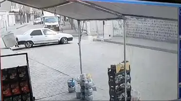 Siverek'te Sürücü Çöp Konteynerine Çarptı