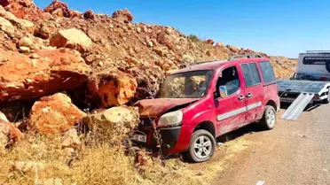 Besni'de Trafik Kazası: 3 Yaralı